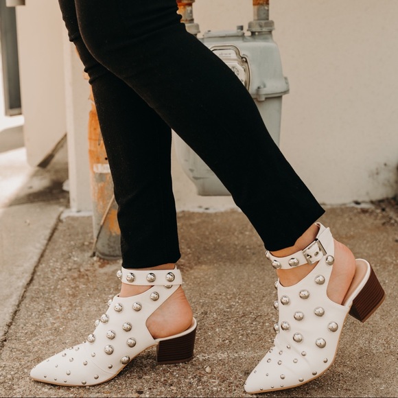 WHITE STUD BOOTIES - Picture 3 of 5